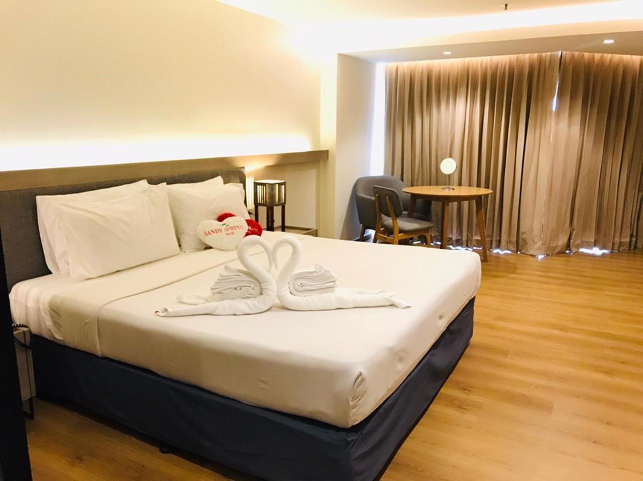 Sandy Spring Hotel Патая Екстериор снимка
